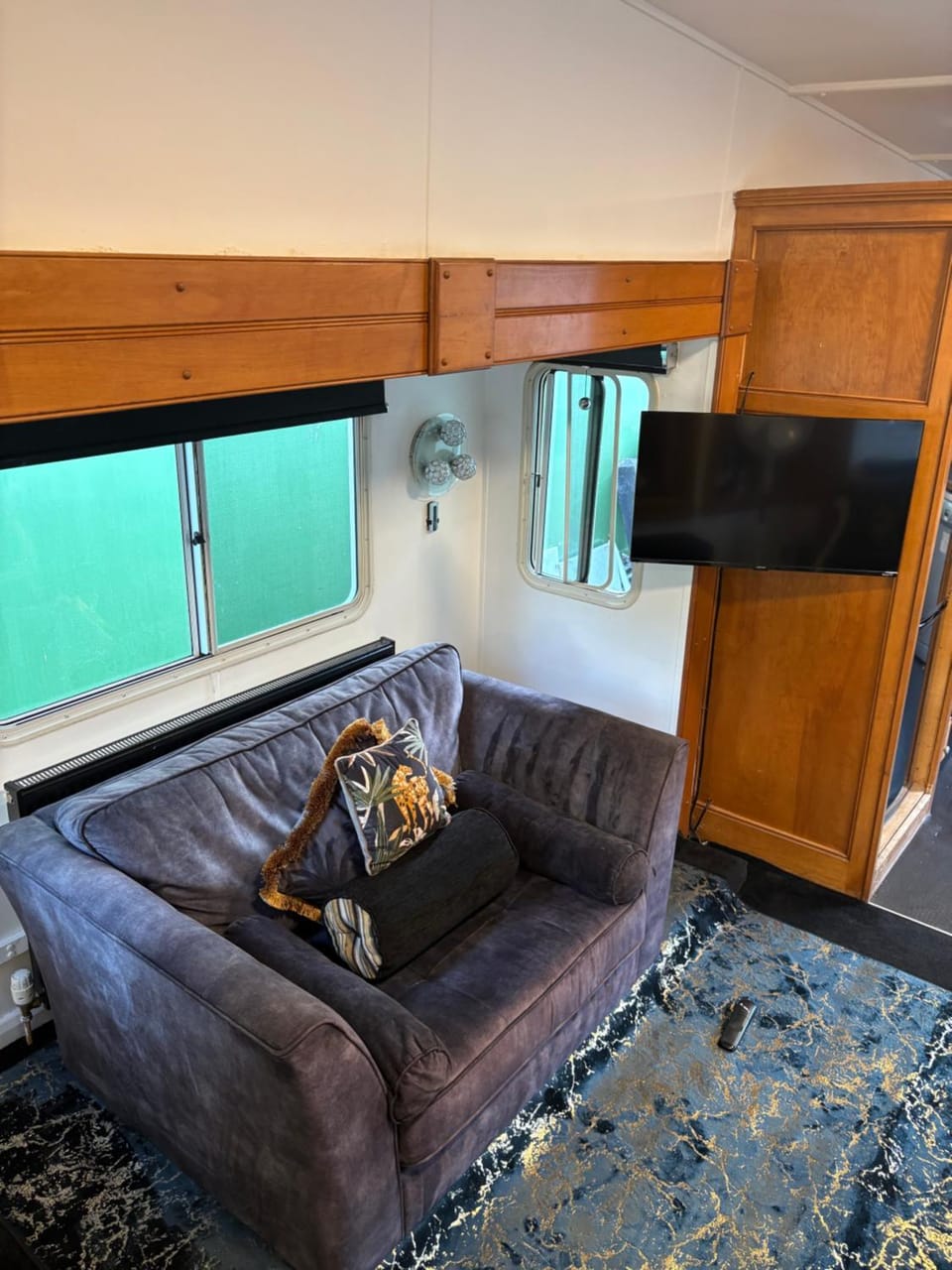 Winnie baygo Meadow view Apartment in England