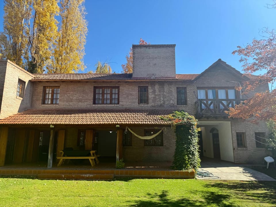 Mendohaus - Salvador Villa in Luján de Cuyo