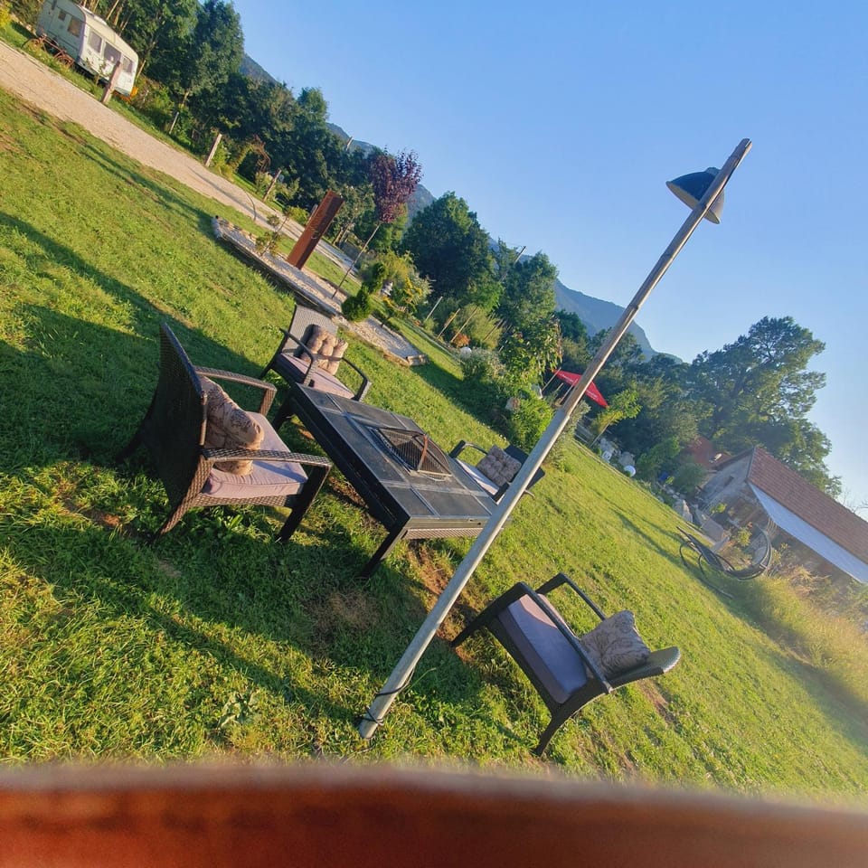 übernachtung in unserem Wohnwagen Campground/ 
RV Resort in Zadar County