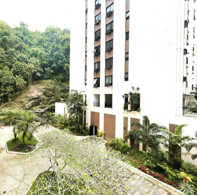 Apartamento com Estrutura de Hotel A Apartment in Rio de Janeiro