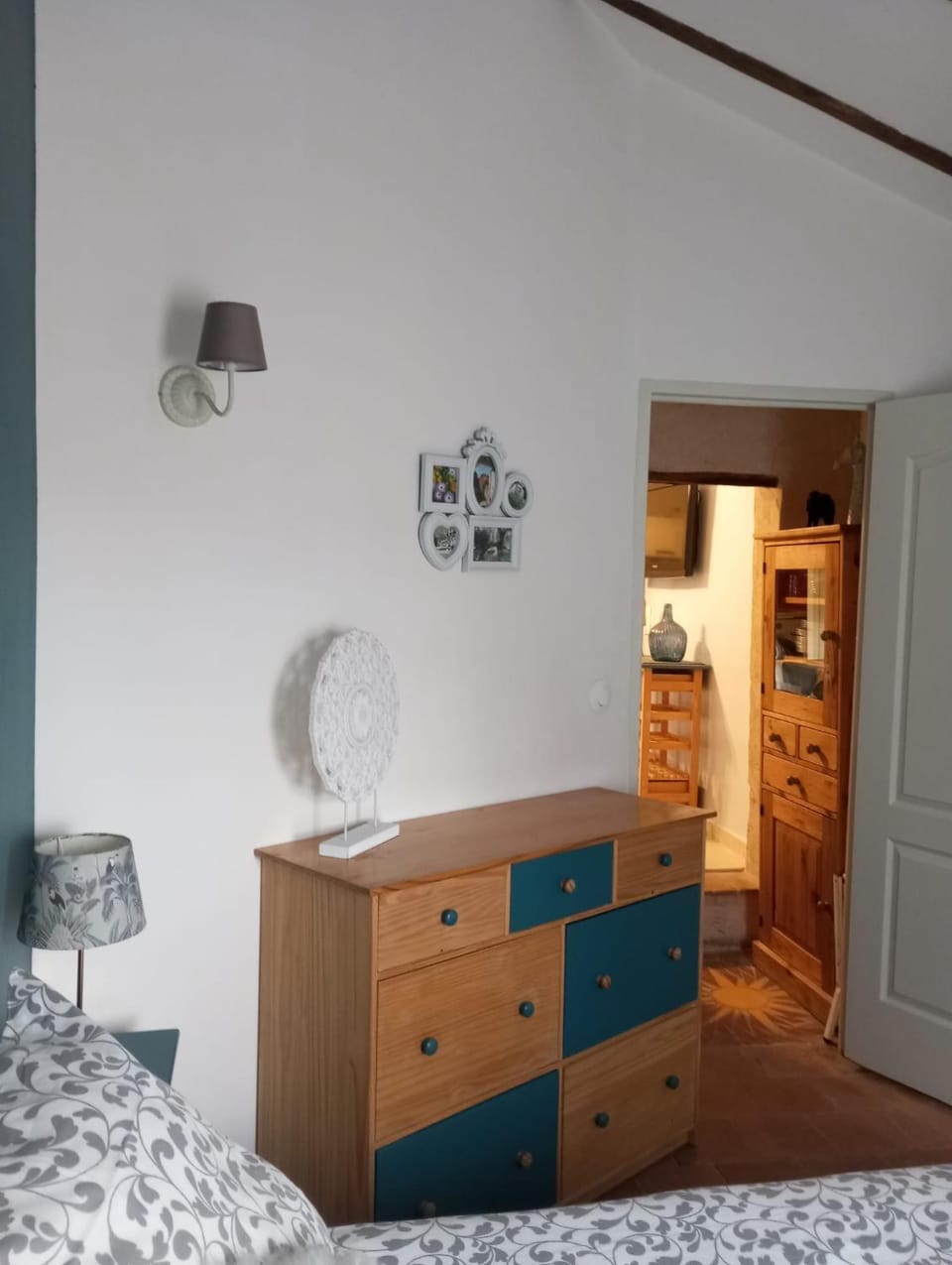 Bed, Photo of the whole room, Bedroom, wardrobe