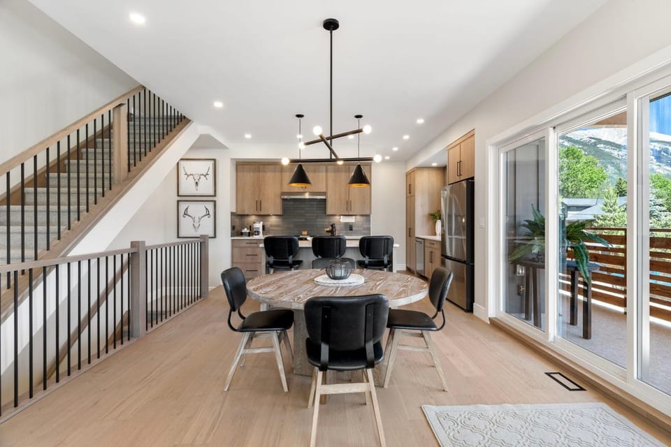 Luxe 4BR House by Canadian Rockies Vacation Rentals House in Canmore