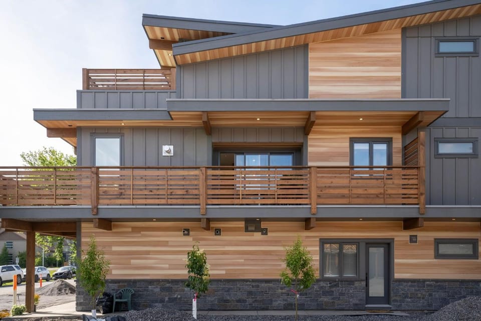 Luxe 4BR House by Canadian Rockies Vacation Rentals House in Canmore