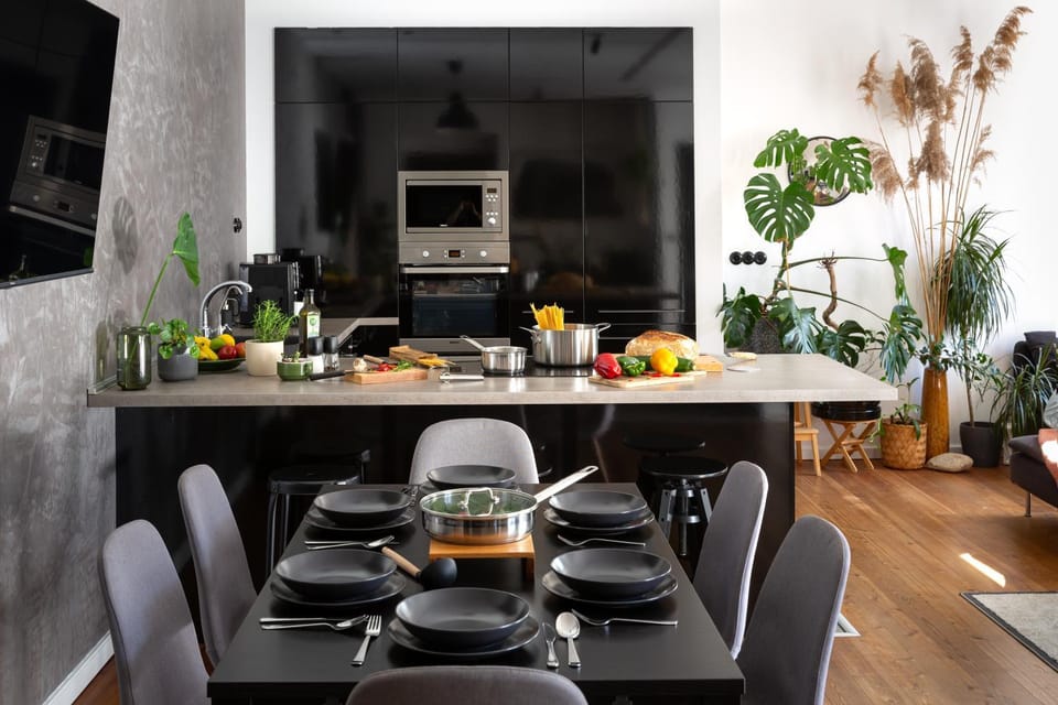 Dining area, kitchen