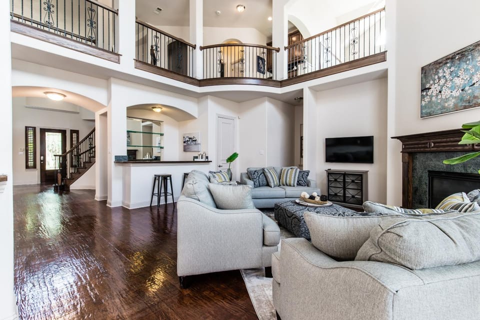 Garden Laurel House in The Colony