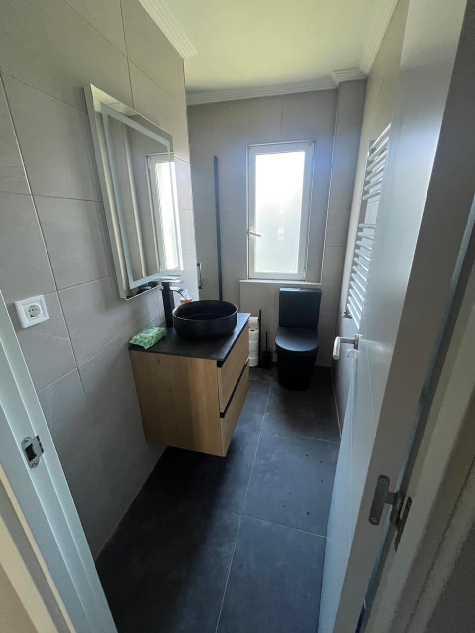 Bathroom, Photo of the whole room