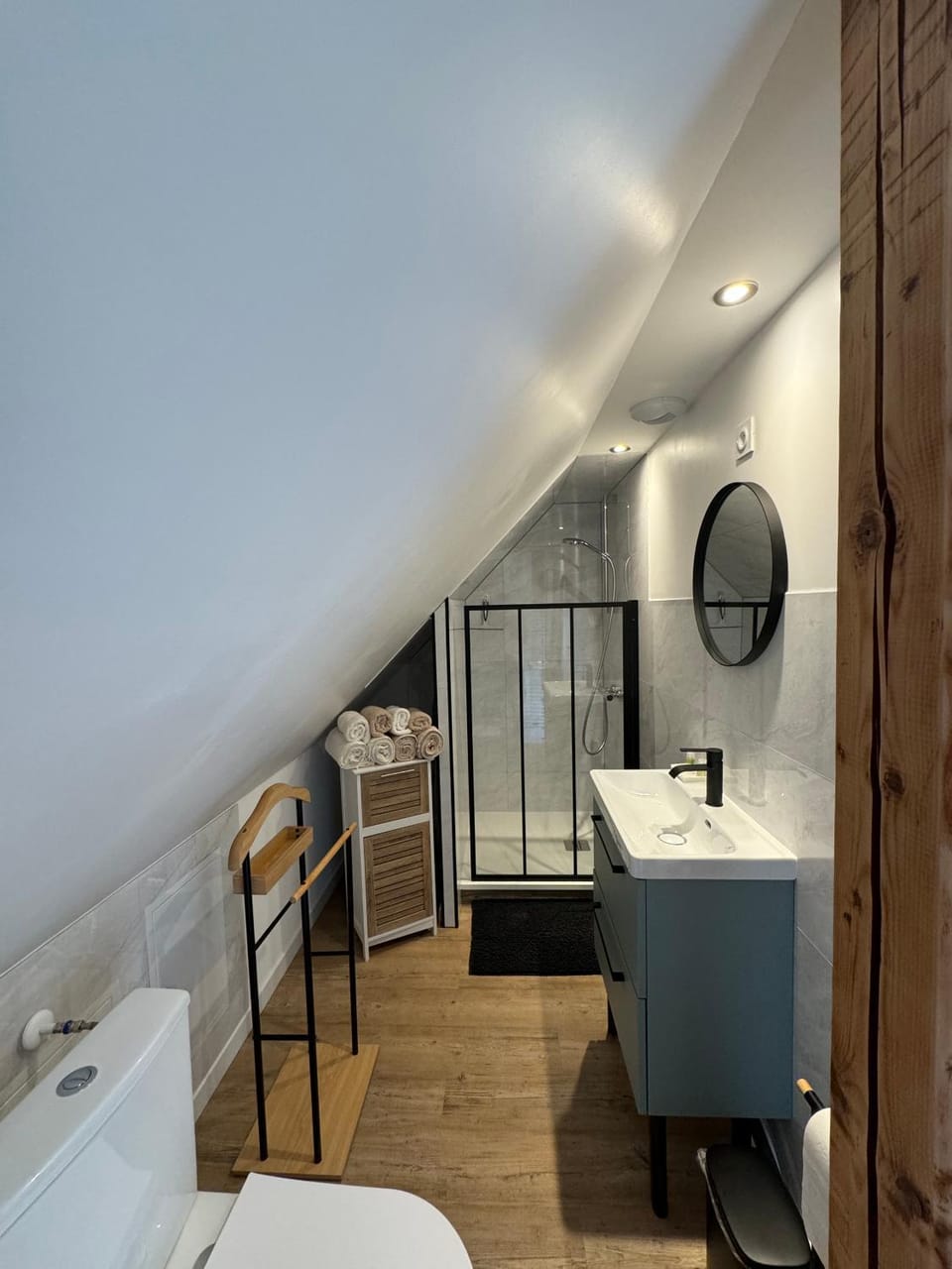 Shower, Toilet, Bathroom