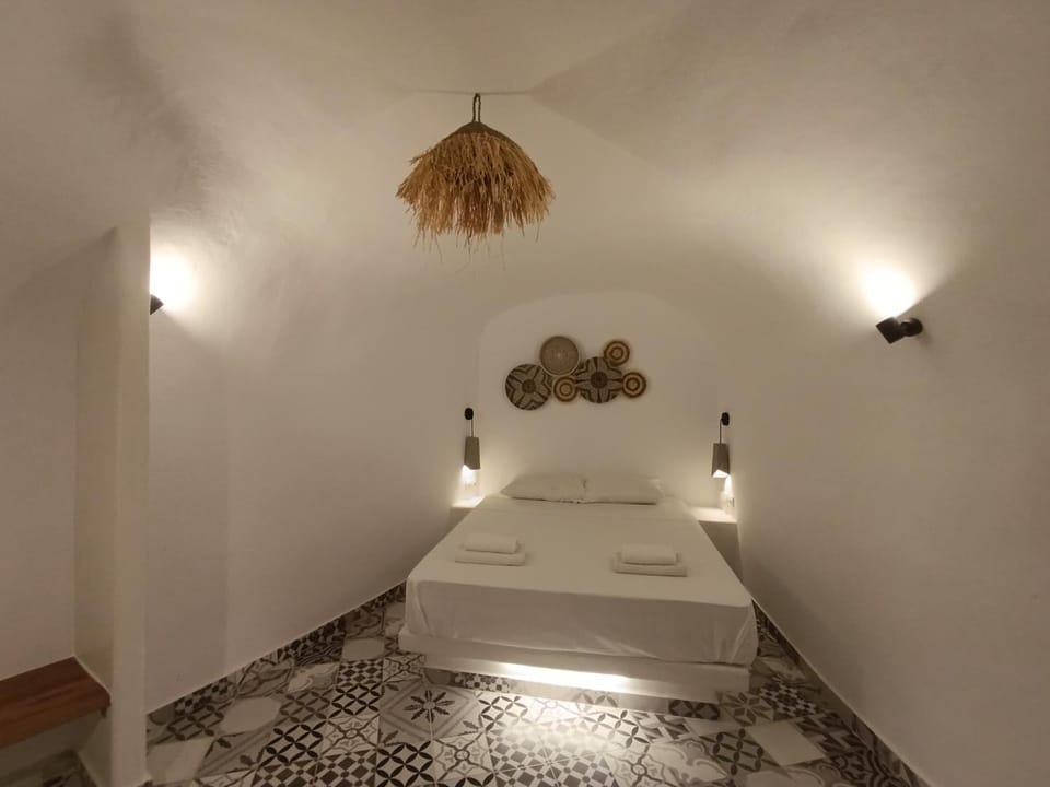 Cycladic Center Economy Rooms Apartment in Thera