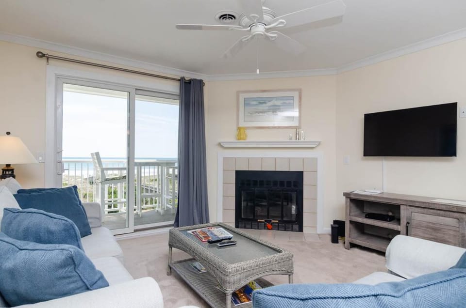 Ocean Breeze by Bryant Real Estate House in Wrightsville Beach