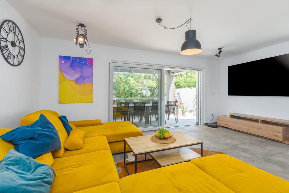 TV and multimedia, Living room