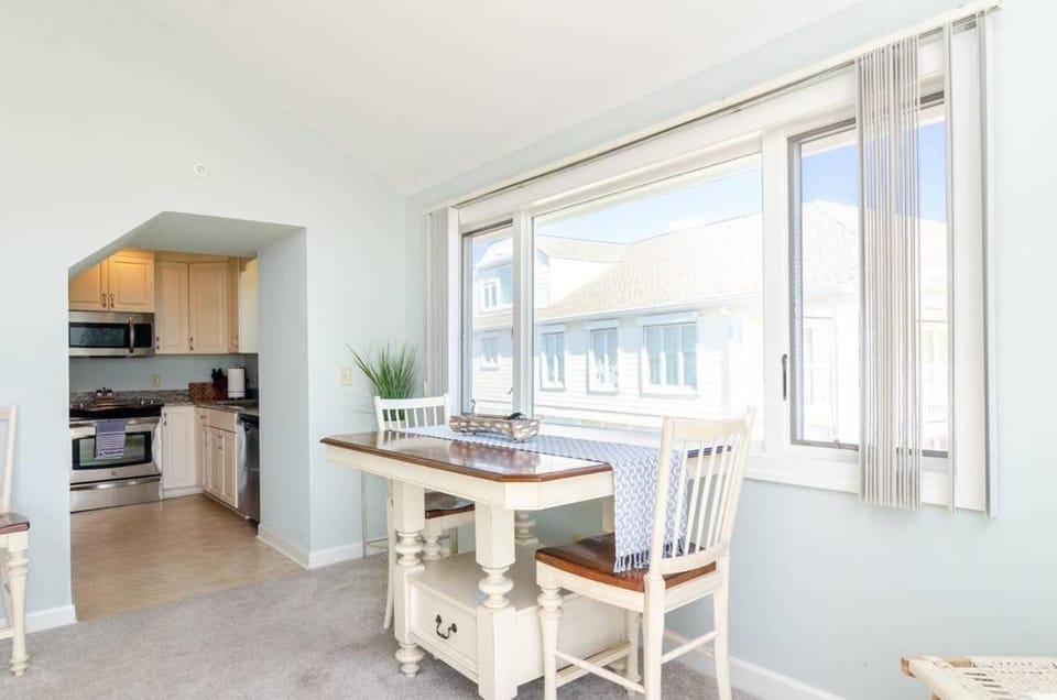 Endless Summer by Bryant Real Estate Apartment in Wrightsville Beach