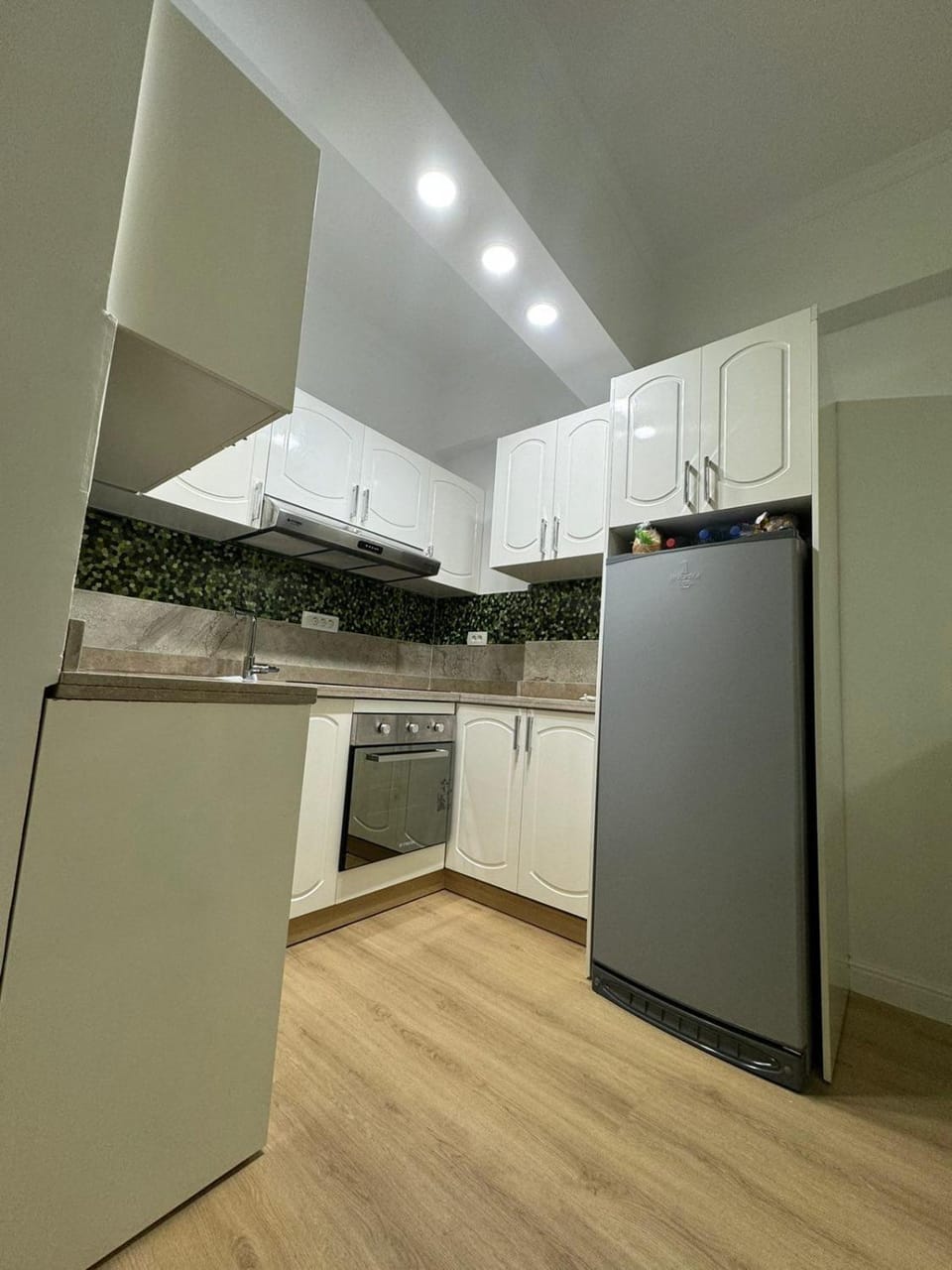Kitchen or kitchenette, oven, stove