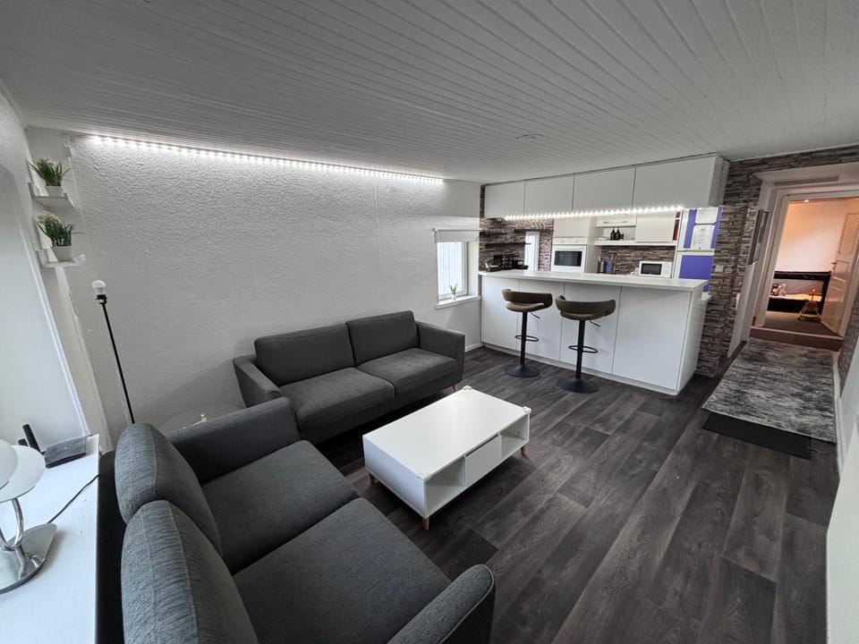 Kitchen or kitchenette, Living room, Seating area, Dining area, minibar