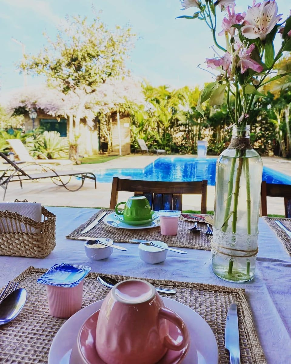 Restaurant/places to eat, Day, Coffee/tea facilities, Food and drinks, Decorative detail, Seating area, Dining area, Food, Pool view, Area and facilities, Swimming pool, Breakfast, Facility for disabled guests, sunbed