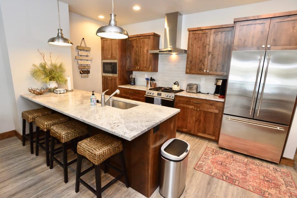 Silverpine Gem - Downtown - Walk to shops, restaurants, Payette Lake - WiFi House in McCall
