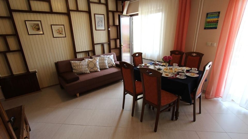 Living room, Seating area, Dining area