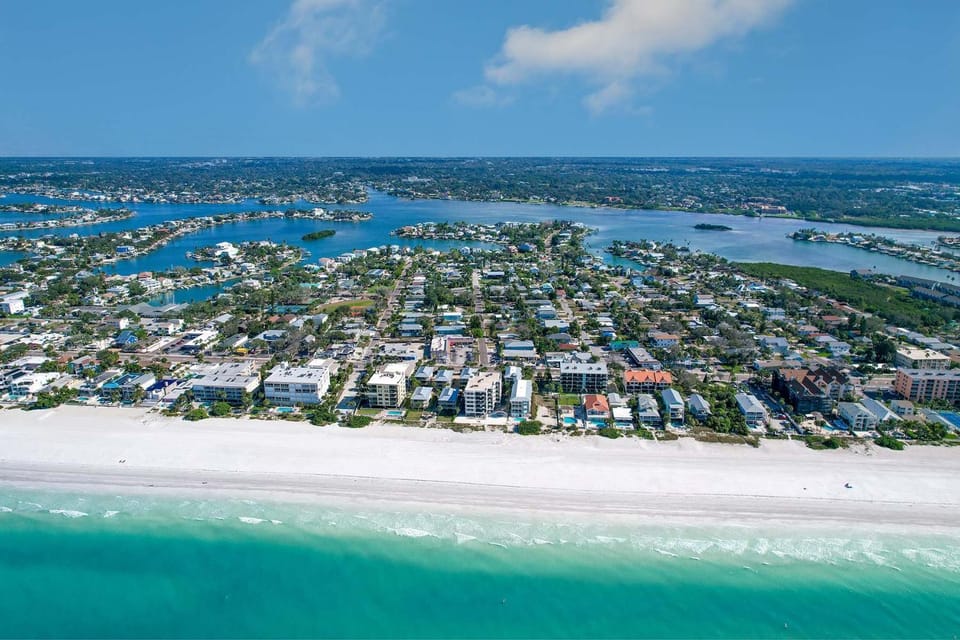 Out of Office Oasis House in Indian Rocks Beach