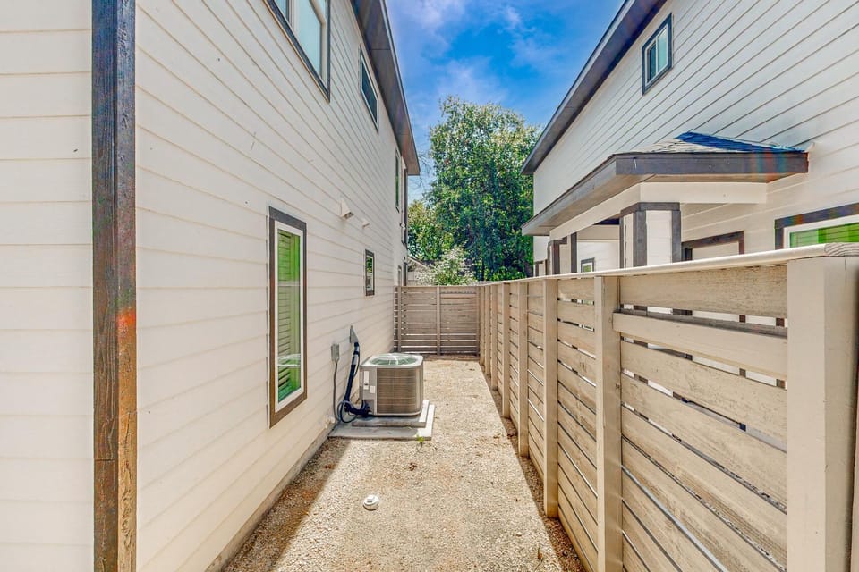 Private Townhome | Close to Everything | Patio House in San Antonio