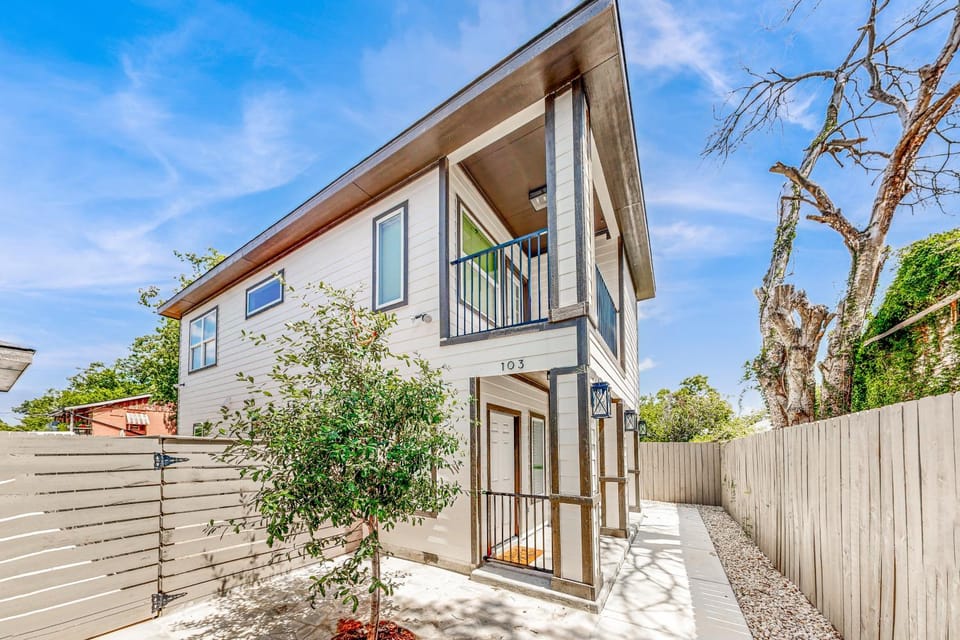Private Townhome | Close to Everything | Patio House in San Antonio