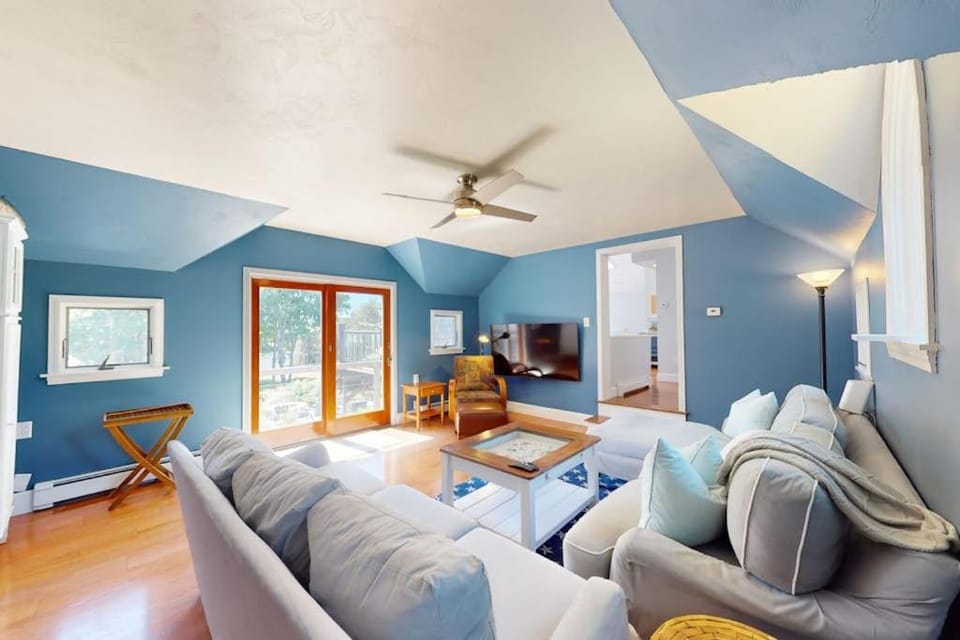 Grand View Getaway House in West Dennis