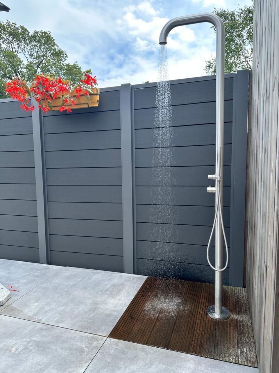Shower, Day
