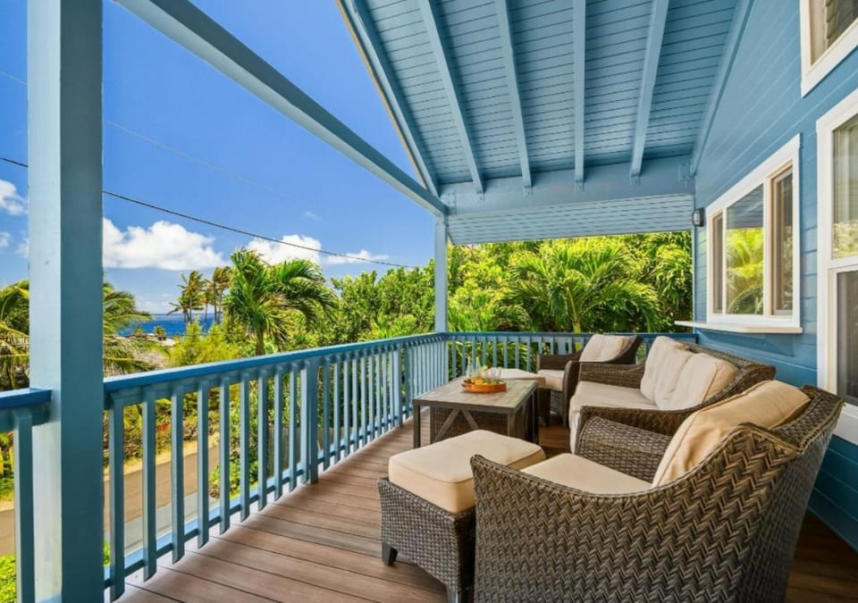 View (from property/room), Balcony/Terrace, Seating area