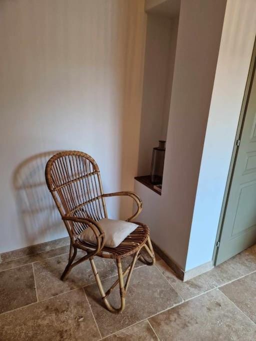 Logement privé avec terrasse Apartment in Auvergne-Rhône-Alpes