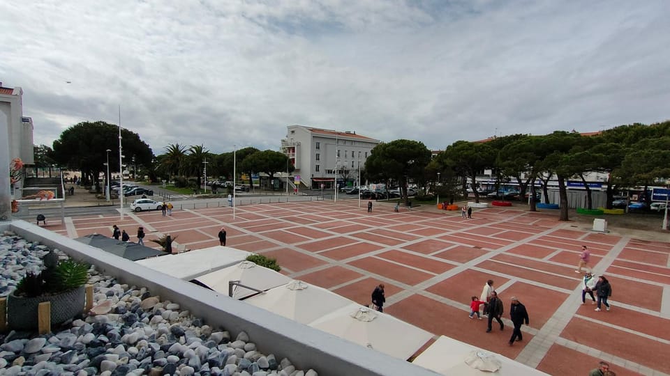 Neighbourhood, Beach, Street view
