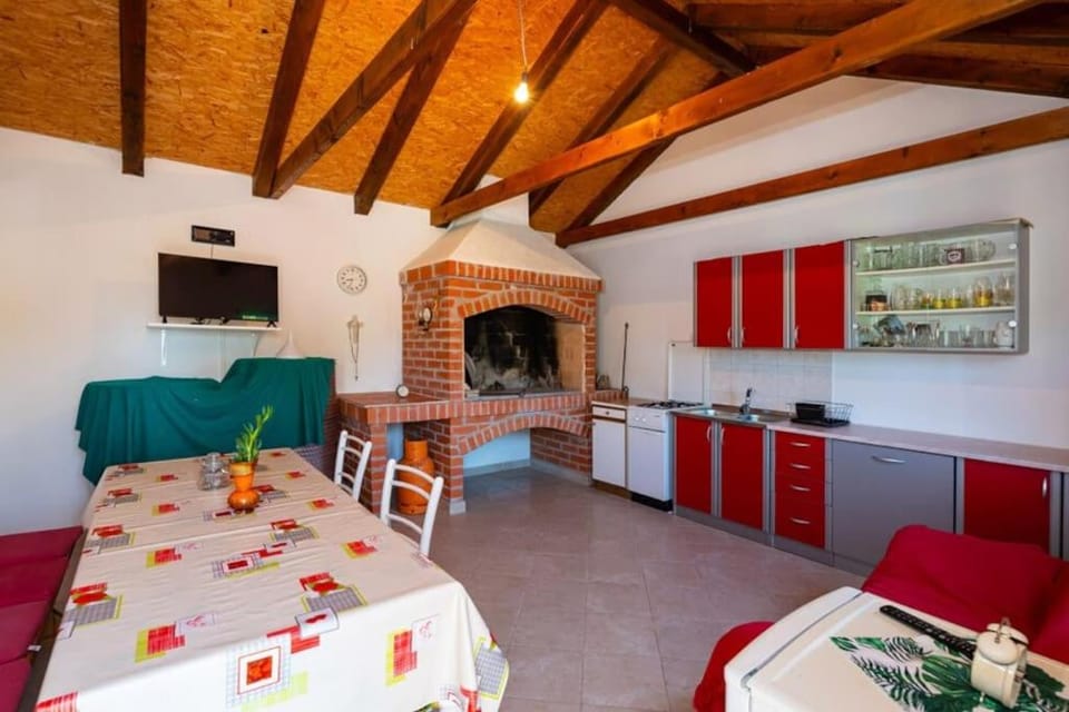 BBQ facilities, Dining area