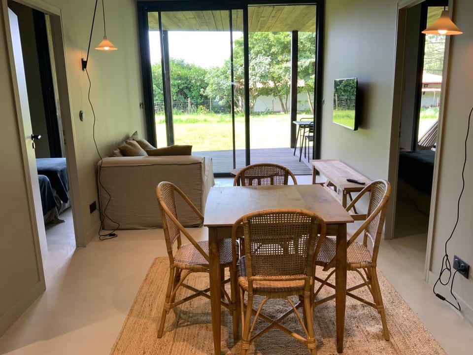 Patio, TV and multimedia, Living room, Dining area, Garden view