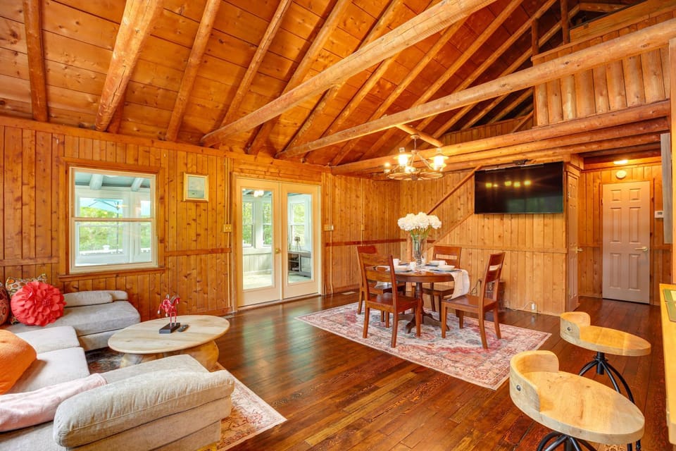 Lakefront Lusby Home w/ Fire Pit: 3 Mi to Beach! House in Maryland