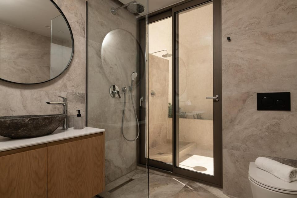 Bathroom, Living room
