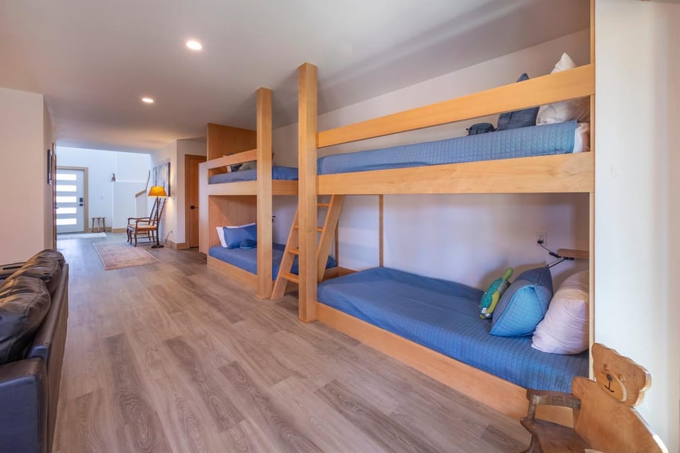 bunk bed