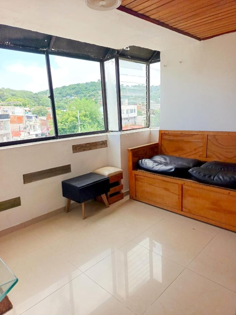 Cozy 5 Bedroom, 6 Bathroom Apartment Apartment in Cartagena