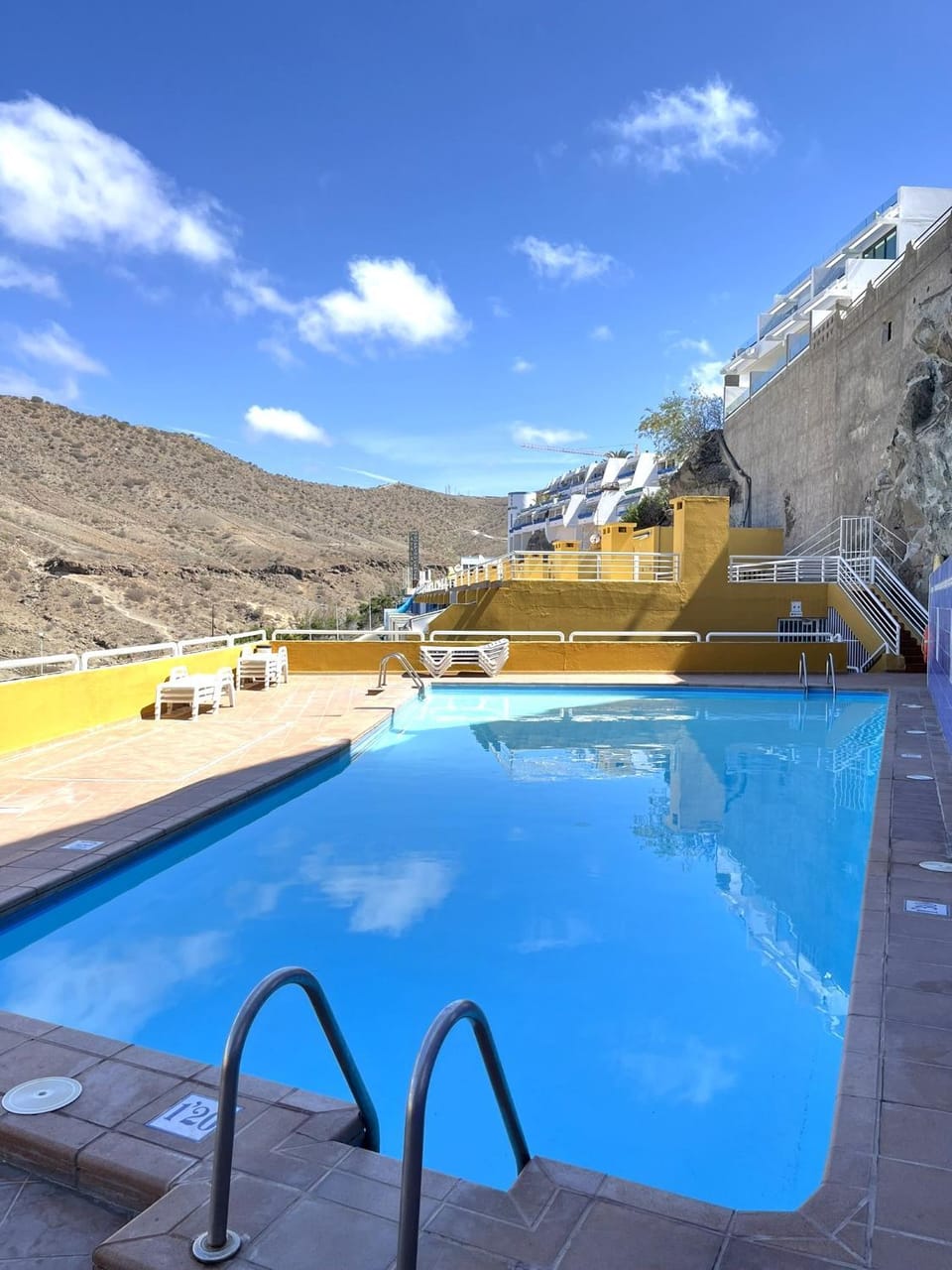 Natural landscape, Mountain view, Pool view, Swimming pool, sunbed