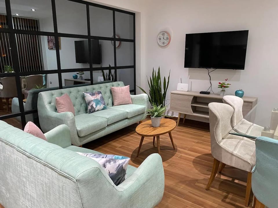 Communal lounge/ TV room