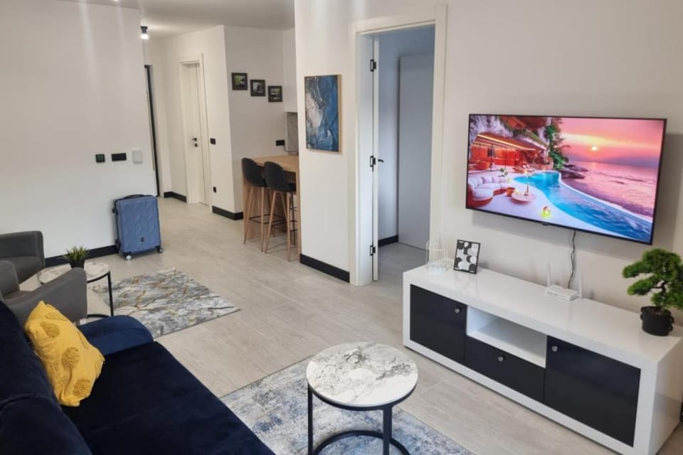 TV and multimedia, Living room, Photo of the whole room