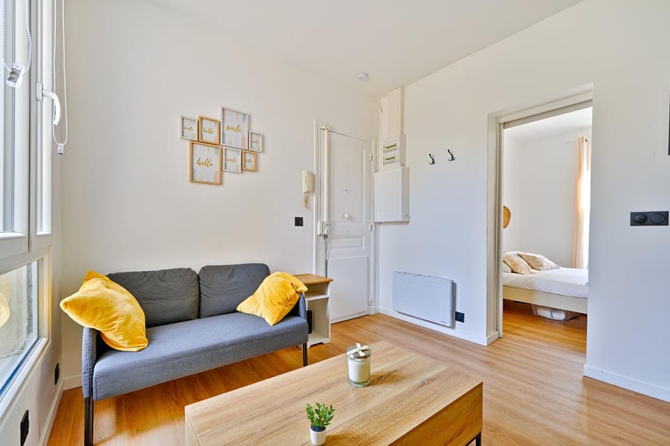 Living room, Bedroom