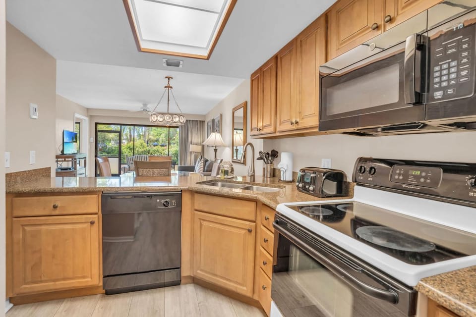 First Floor With Lake Views House in Naples