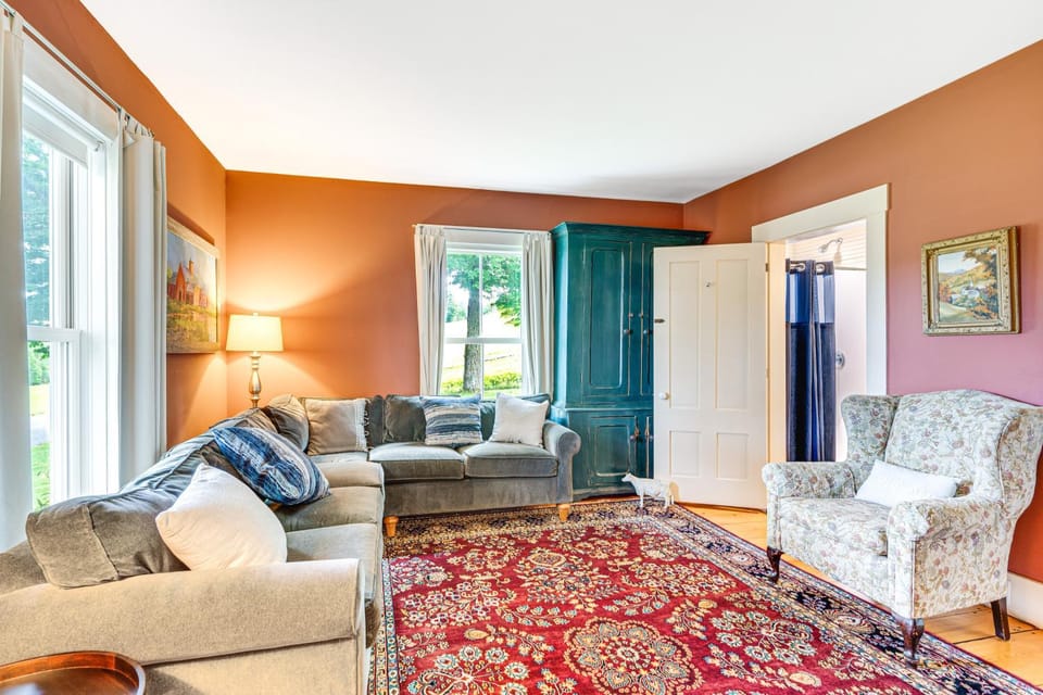 Idyllic Vermont Farmhouse: Mtn Views on 200 Acres! House in Vermont