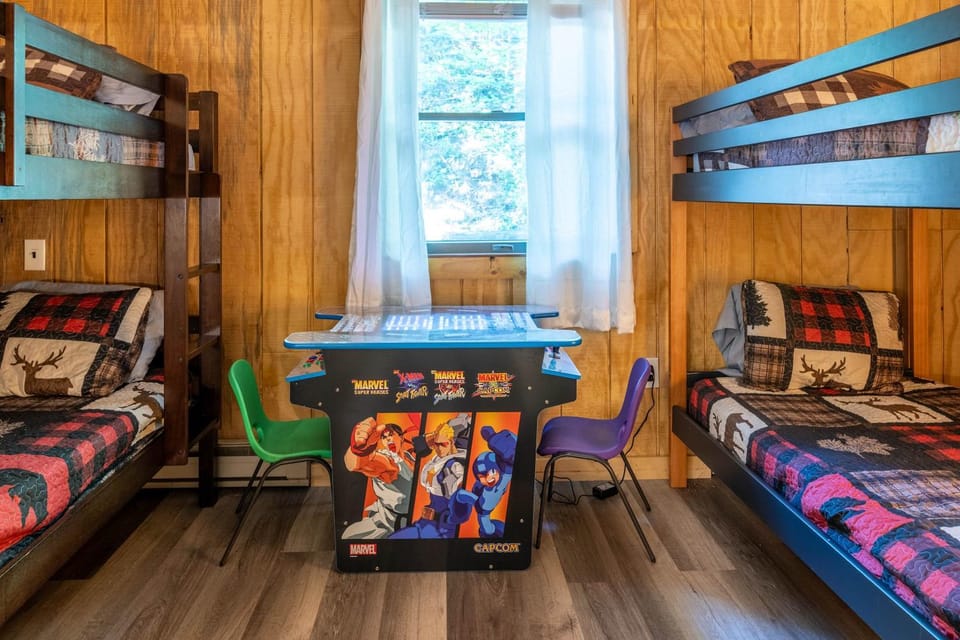 Game Room, bunk bed