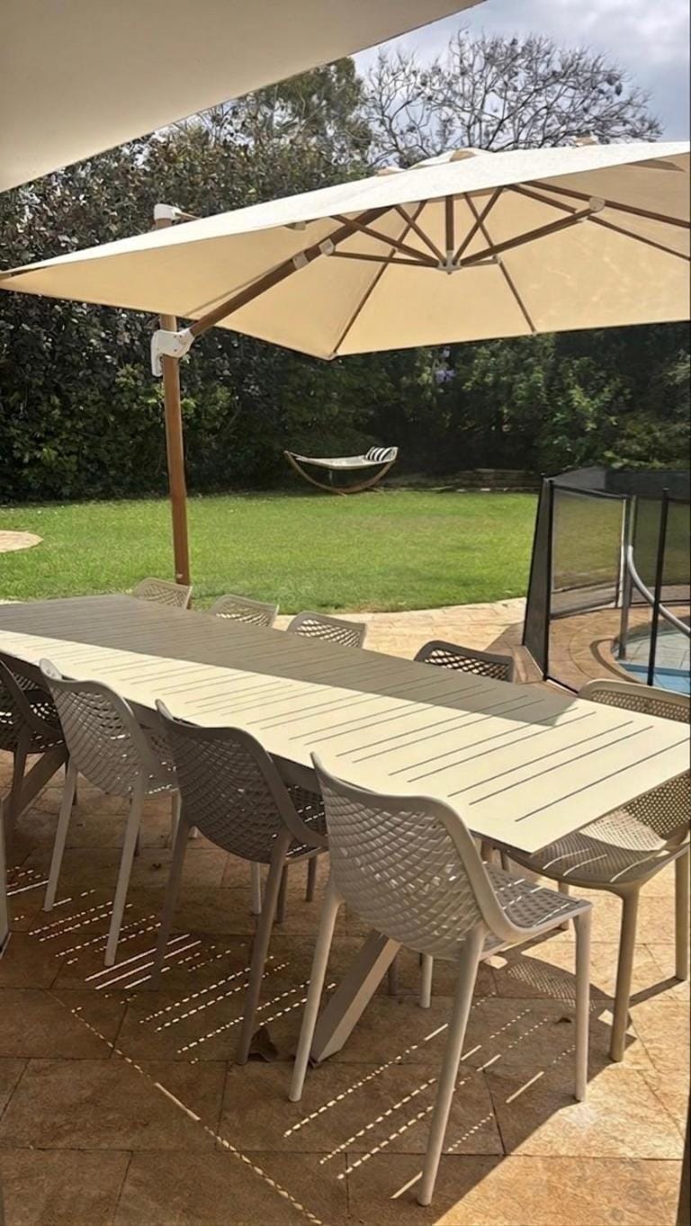 Luxury Villa with Private Pool,Minutes to Beach! Villa in Haifa District