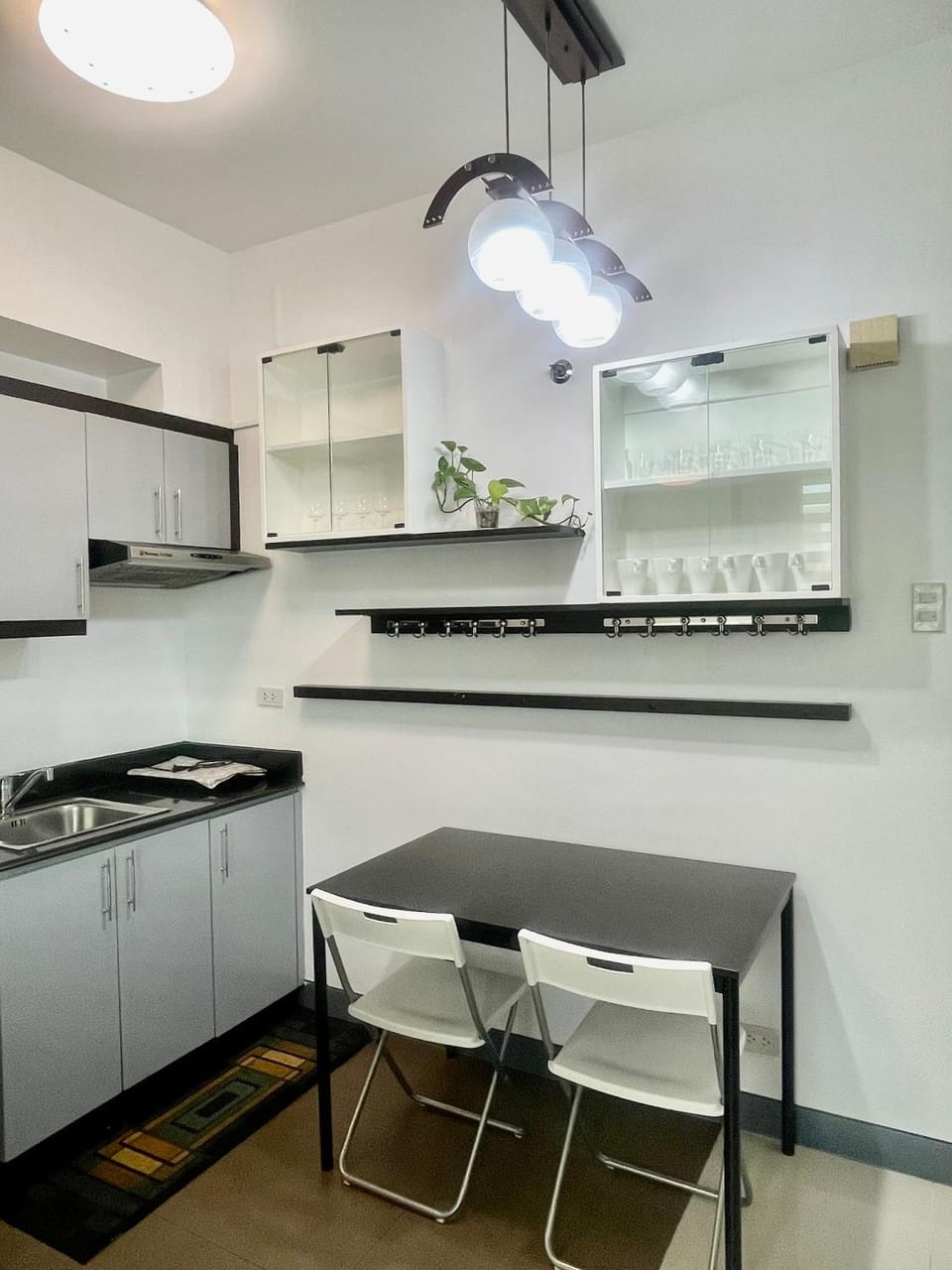 Kitchen or kitchenette, Dining area, oven, stove