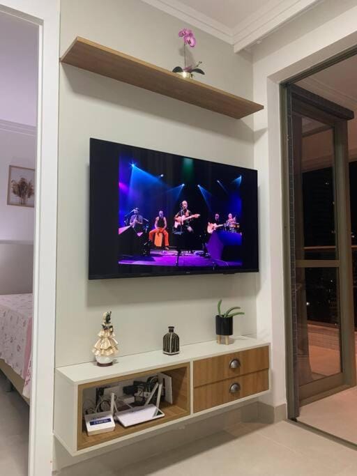AP na orla de ondina com acesso exclusivo à Praia Apartment in Salvador