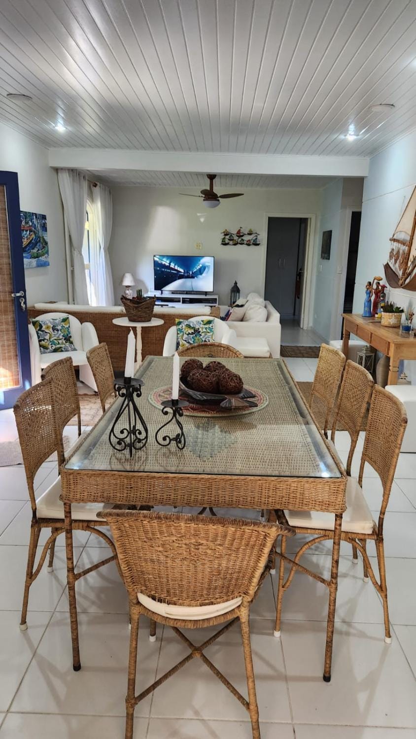 TV and multimedia, Living room, Dining area