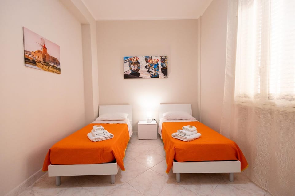 Bed, View (from property/room), Photo of the whole room, Bedroom, towels