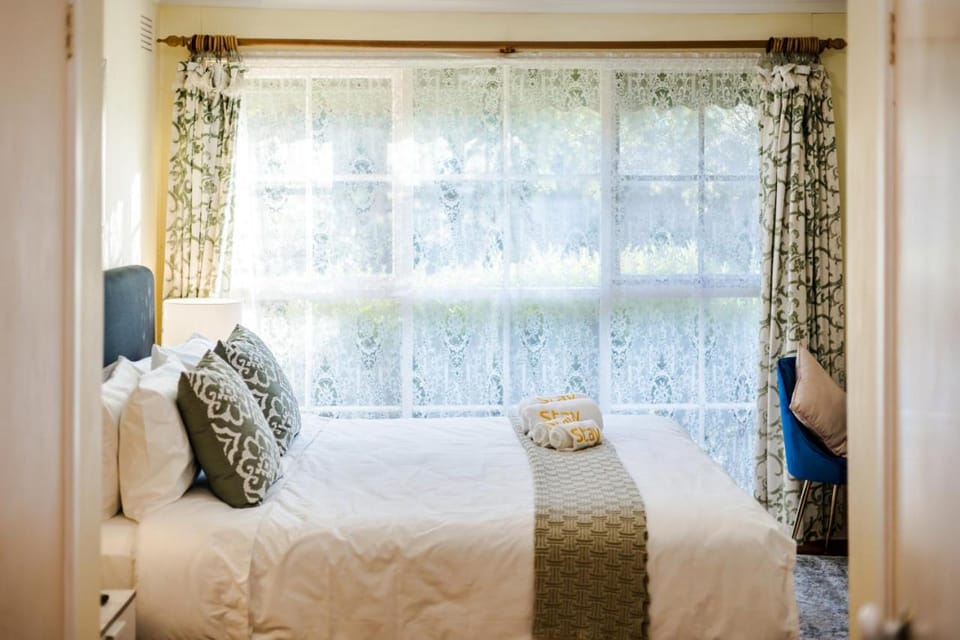 StayAU Cozy Family Comfort Vibrant WIFI 5BRM Glen House in Glen Waverley