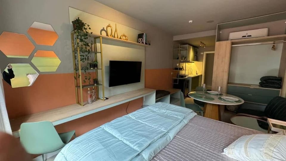 Studio novo cama Queen prox Metrô Paraiso IVM34 Apartment in Sao Paulo City