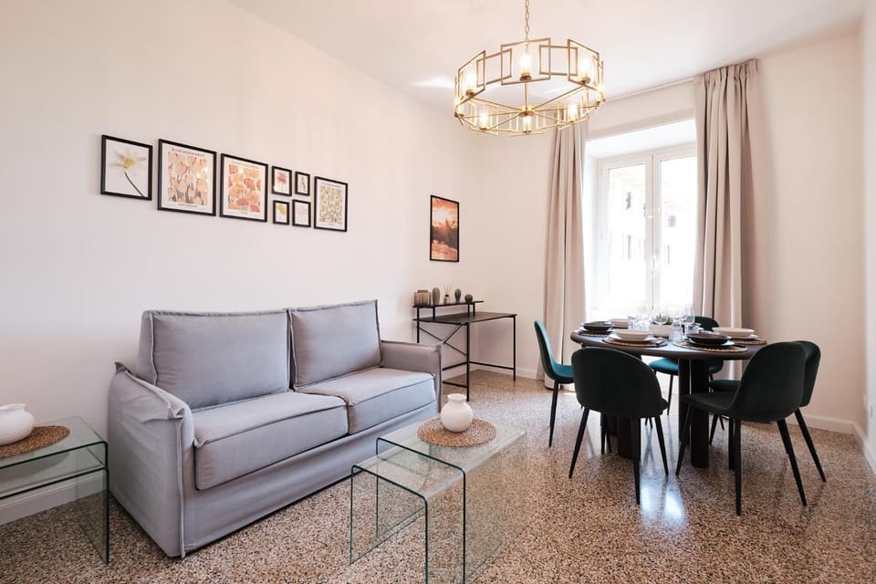 Living room, Seating area, Dining area