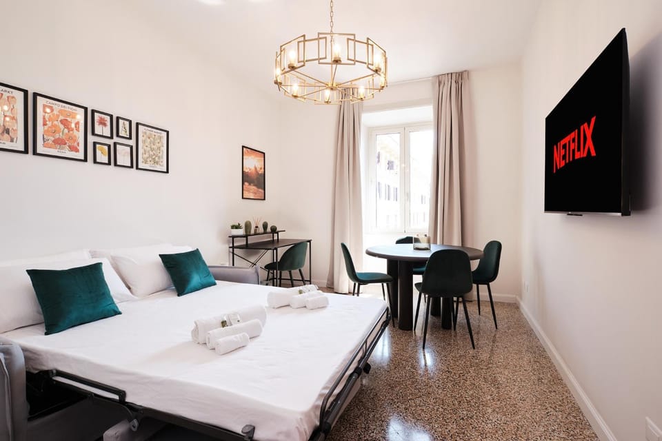 TV and multimedia, Living room, Seating area, Dining area, towels